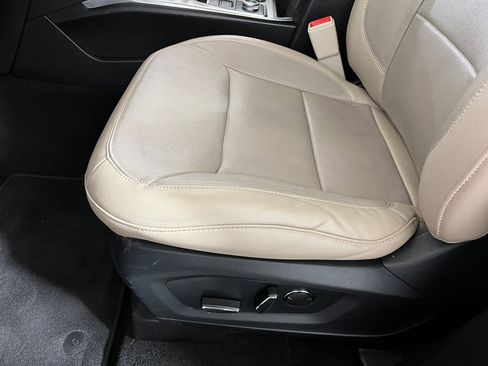 Used 2020 Ford Explorer Limited image 11