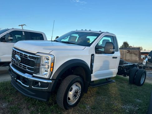 New 2026 Ford F450 XL w/ XL Chrome Package image 1