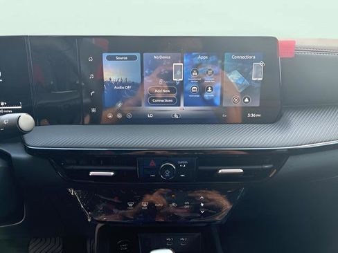 New 2026 Nissan Kicks SR image 11