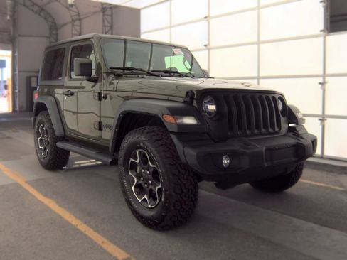 Used 2022 Jeep Wrangler Sport AWD/4WD image 3