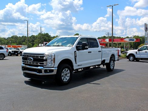 Used 2024 Ford F250 XLT image 8