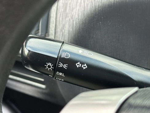 Used 2015 Toyota Prius V Three image 33