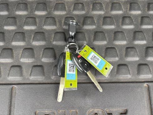 Used 2014 Honda Pilot Touring image 26