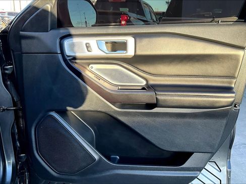 Used 2020 Ford Explorer ST w/ ST Street Pack image 22