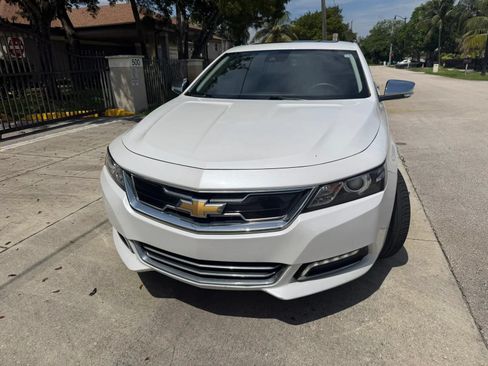 Used 2017 Chevrolet Impala Premier w/ Enhanced Convenience Package FWD image 3
