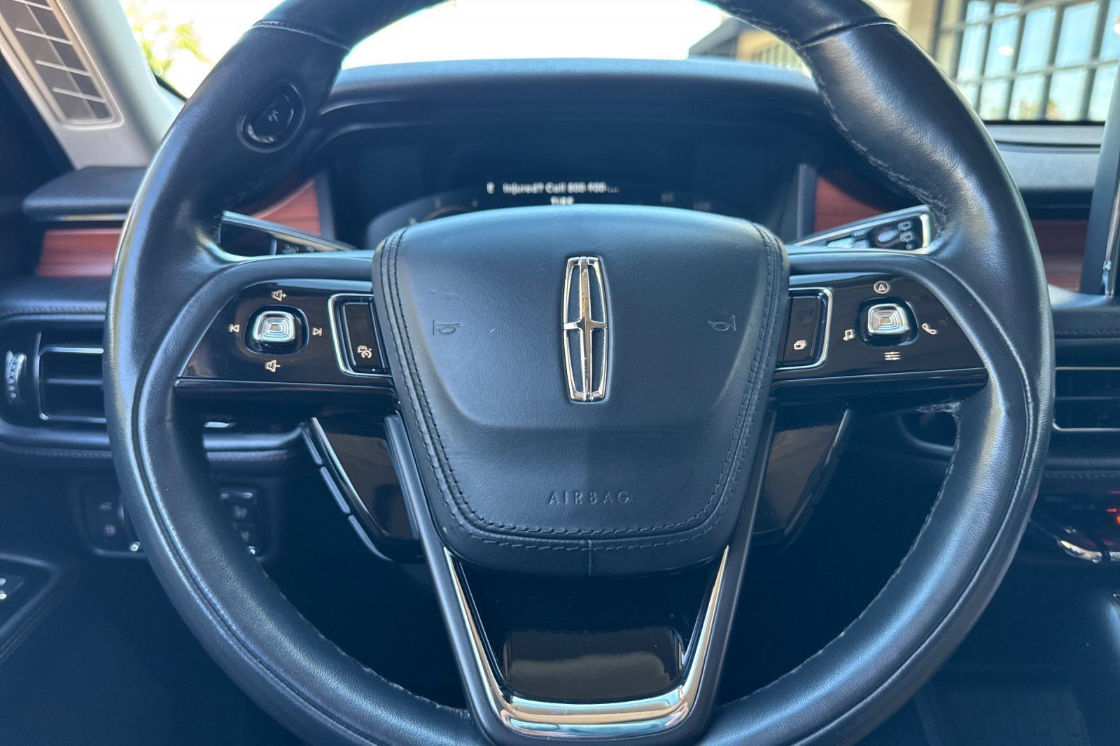 Used 2022 Lincoln Aviator Grand Touring w/ Equipment Group 301A AWD/4WD image 23