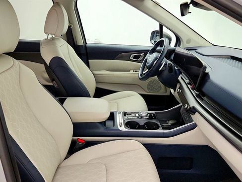 Used 2026 Kia Carnival SX w/ SX Dark Edition Package FWD image 24