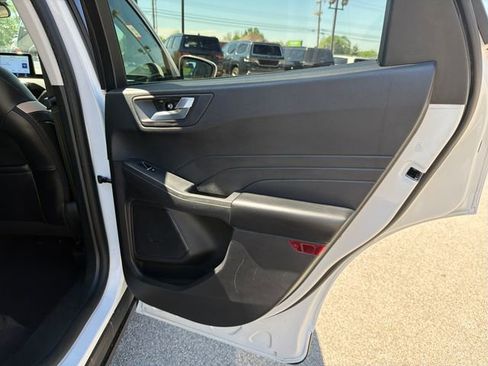 Used 2022 Ford Escape SEL image 29