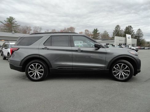 New 2026 Ford Explorer ST-Line AWD/4WD image 4