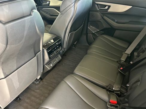 Certified 2025 Acura MDX FWD image 9