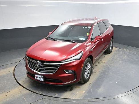 Used 2024 Buick Enclave Premium image 16