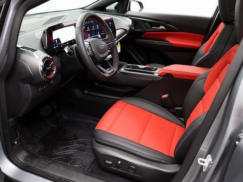 Used 2025 Chevrolet Equinox EV RS image 11