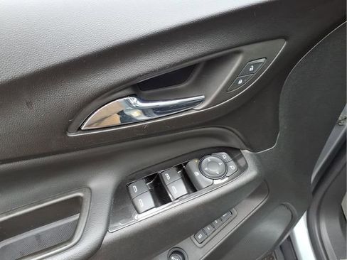 Used 2023 Chevrolet Equinox Premier image 21