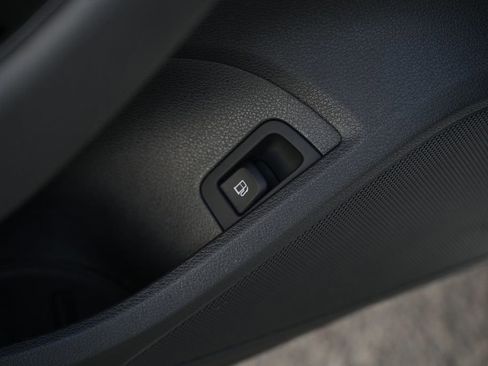 Used 2016 Audi A3 e-tron Premium Plus image 27