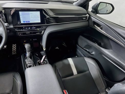 Used 2025 Toyota Camry SE FWD image 20