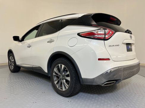 Used 2017 Nissan Murano SV image 3