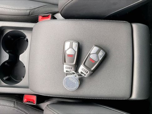 Used 2023 Audi Q5 2.0T Premium w/ Convenience Package image 14