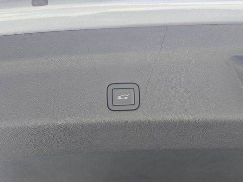 Used 2025 Cadillac Escalade V AWD/4WD image 17