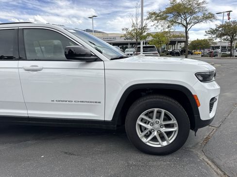 New 2025 Jeep Grand Cherokee Laredo X w/ Trailer Tow Package image 15