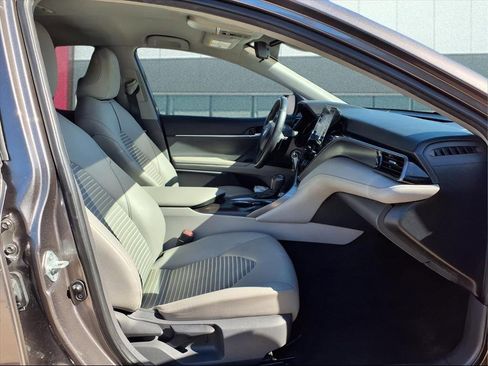 Used 2021 Toyota Camry SE image 15