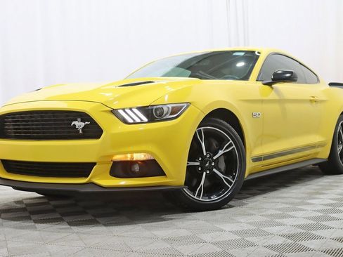Used 2016 Ford Mustang GT Premium w/ Equipment Group 401A image 7