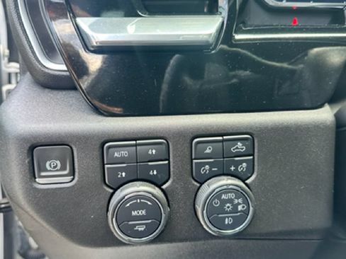 Used 2023 Chevrolet Silverado 1500 LTZ w/ Z71 Off-Road Package AWD/4WD image 10
