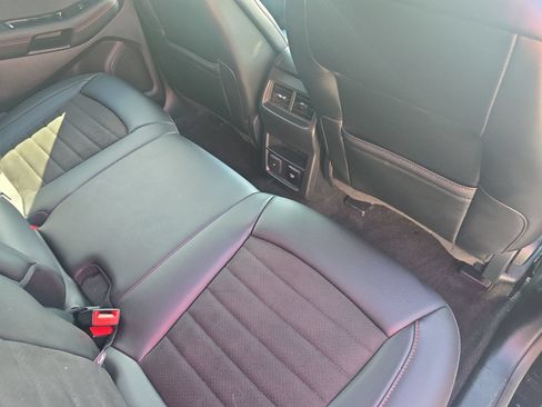 Used 2020 Ford Edge ST-Line FWD image 11