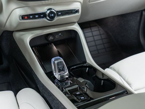 New 2026 Volvo XC40 B5 Ultra w/ Climate Package image 20