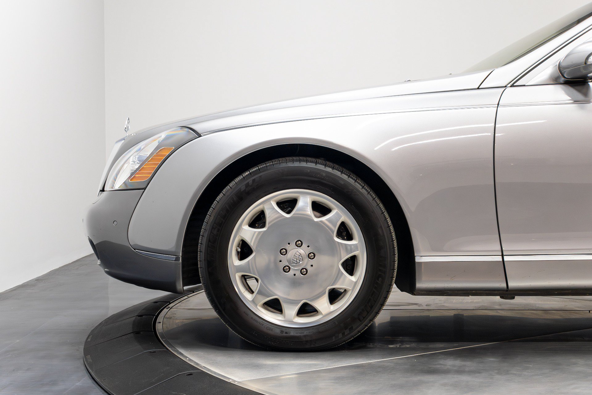 Used 2004 Maybach 57 RWD image 51