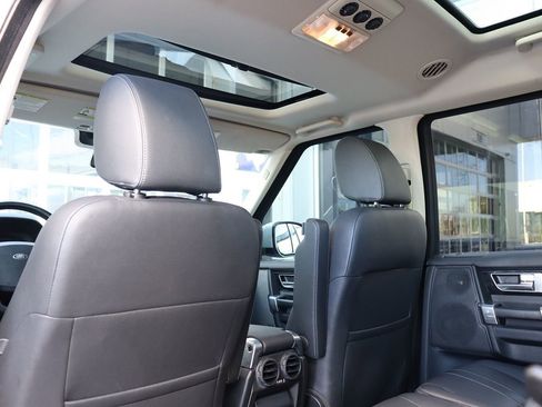 Used 2015 Land Rover LR4 HSE image 33