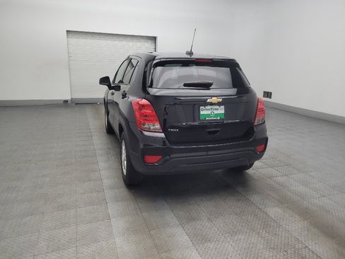 Used 2021 Chevrolet Trax LS w/ Tint and Cruise Package FWD image 5
