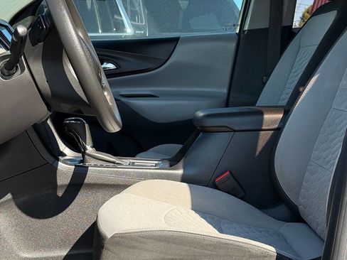 Used 2018 Chevrolet Equinox LS image 10