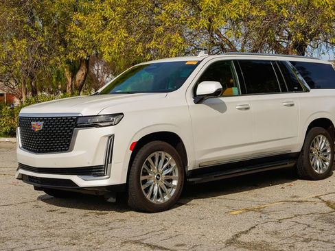 Used 2022 Cadillac Escalade ESV Premium Luxury w/ LPO, Floor Liner Package image 3