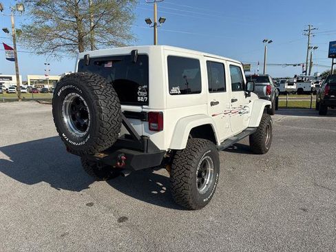 Used 2014 Jeep Wrangler Unlimited Sahara w/ Max Tow Package image 7