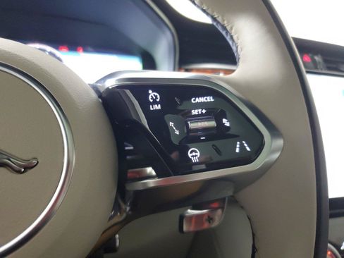 Used 2026 Jaguar F-PACE R-Dynamic S AWD/4WD image 25