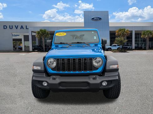 Used 2025 Jeep Wrangler Sport image 8