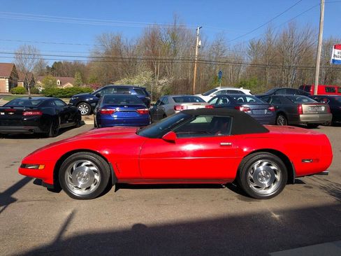 Used 1995 Chevrolet Corvette Convertible RWD image 3