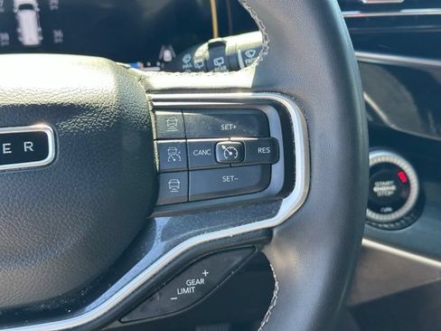 Used 2023 Jeep Wagoneer 4WD w/ Convenience Group I image 24