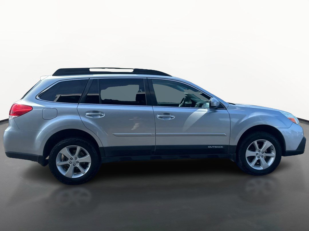 Used 2013 Subaru Outback 2.5i Premium AWD/4WD image 2