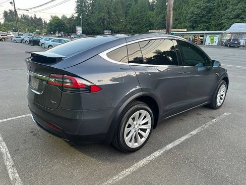 Used 2017 Tesla Model X 75D AWD/4WD image 5