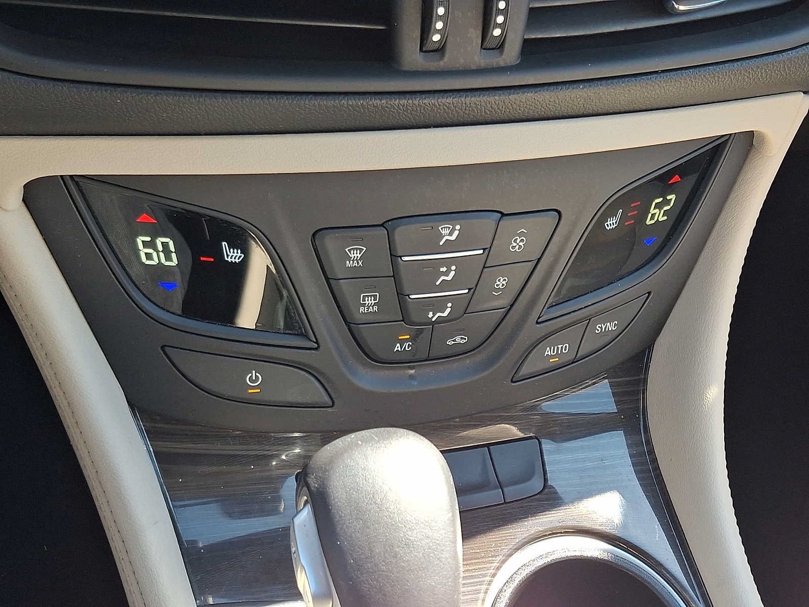 Used 2019 Buick Envision Essence AWD/4WD image 15