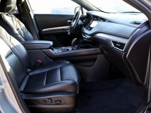 Used 2023 Cadillac XT4 Premium Luxury image 12