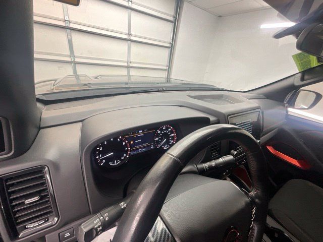 Used 2022 Nissan Frontier PRO-4X AWD/4WD image 17