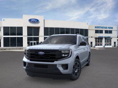 New 2025 Ford Expedition Max Active image 2