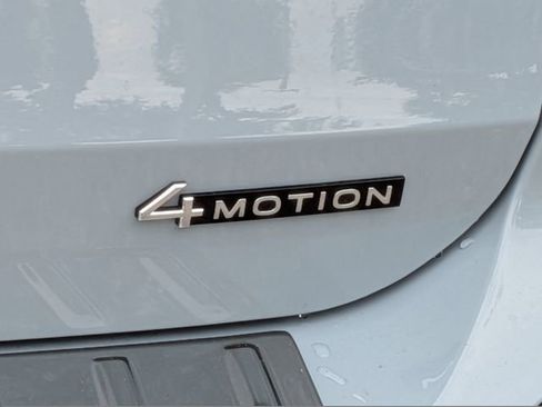 New 2026 Volkswagen Taos SEL image 13