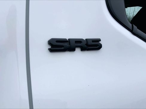 Used 2025 Toyota Tacoma SR5 image 9