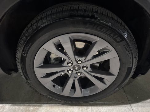 Certified 2025 Ford Explorer Active w/ Active Comfort Package image 23