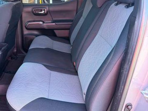 Used 2021 Toyota Tacoma TRD Off-Road w/ Technology Package AWD/4WD image 6