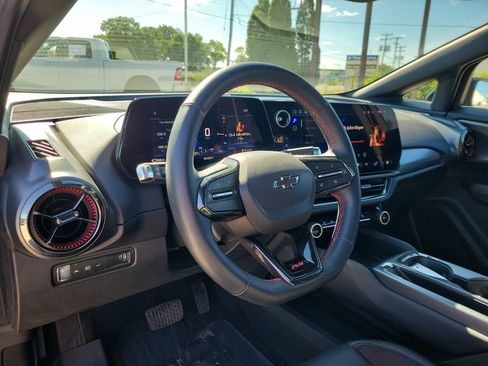 Used 2024 Chevrolet Equinox EV RS FWD image 21