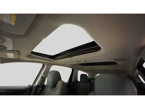 Used 2015 Chevrolet Traverse LT w/ Style and Technology Package FWD image 15